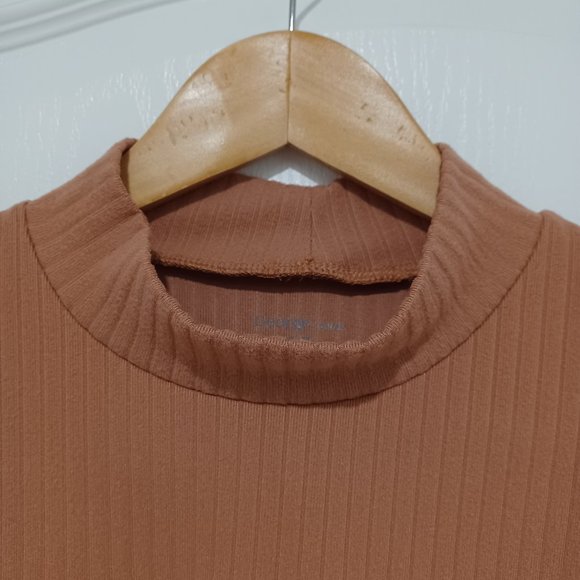 George - Crop top with mock neck - Picture 3 of 6